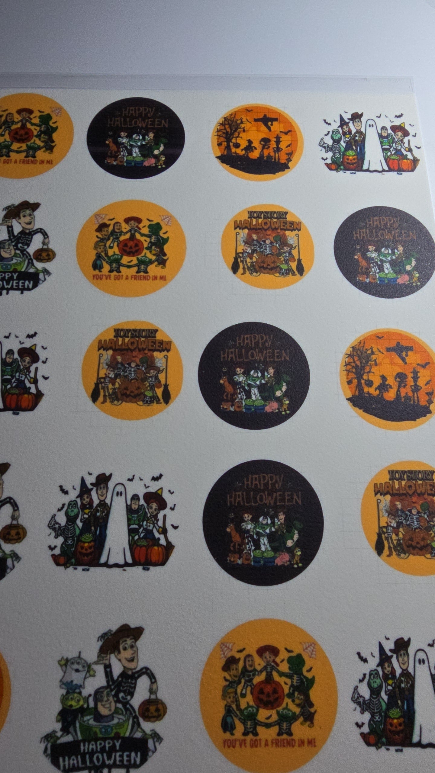 Edible cupcake toppers